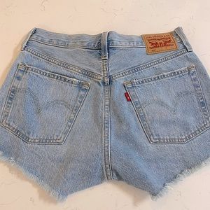 Levi’s 501 Shorts, size 25
